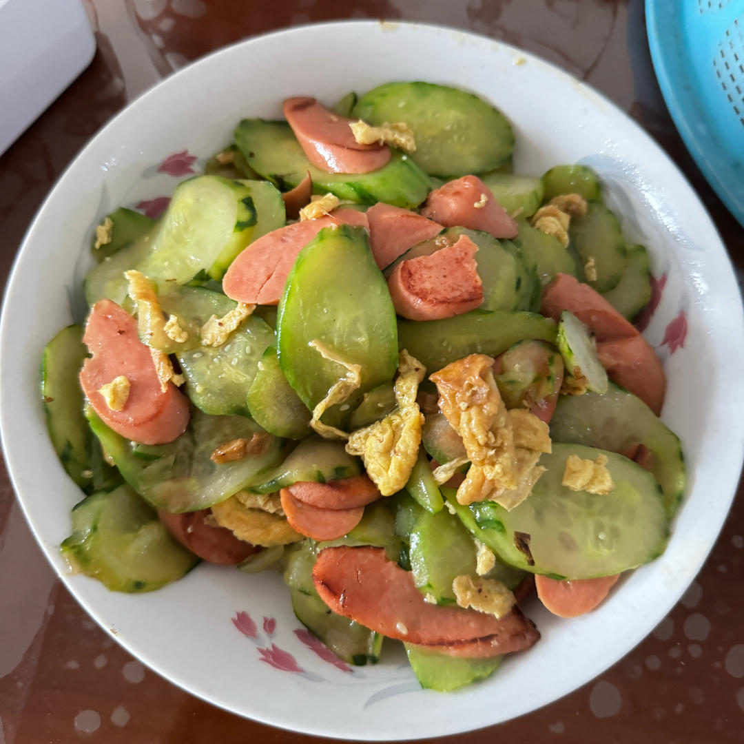 爆炒黄瓜+鸡蛋+火腿肠