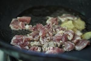 水乡小菜—茨菇炒肉片的做法 步骤3