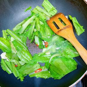 豆豉鲮鱼油麦菜的做法 步骤4