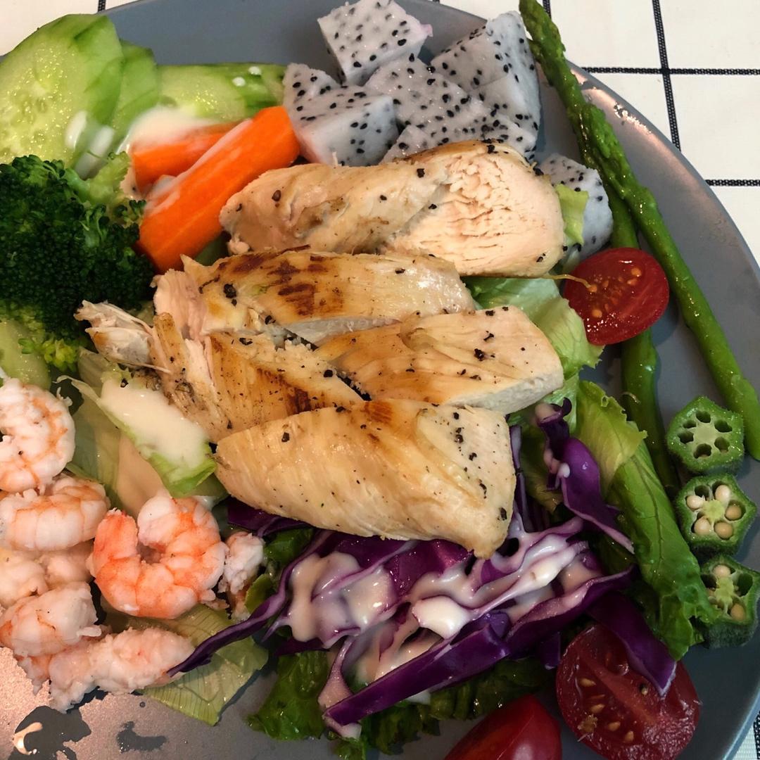 记录我一周的早中晚健身减脂餐（去看看我新的菜谱！）