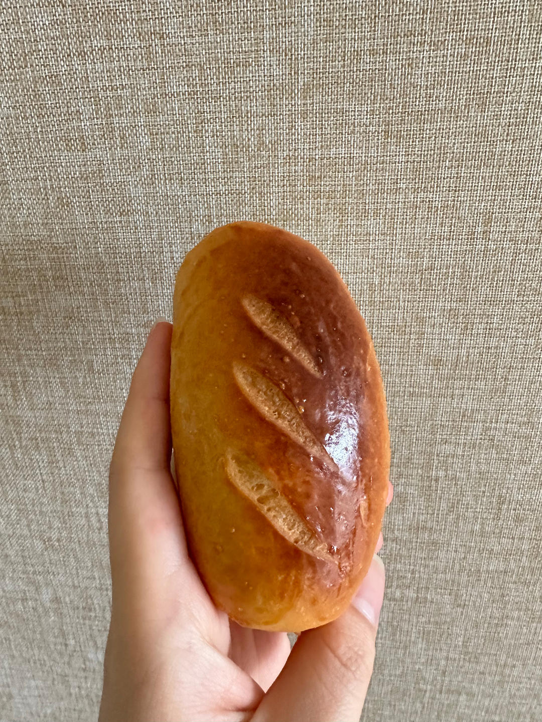 如棉花般松软的海苔肉松面包