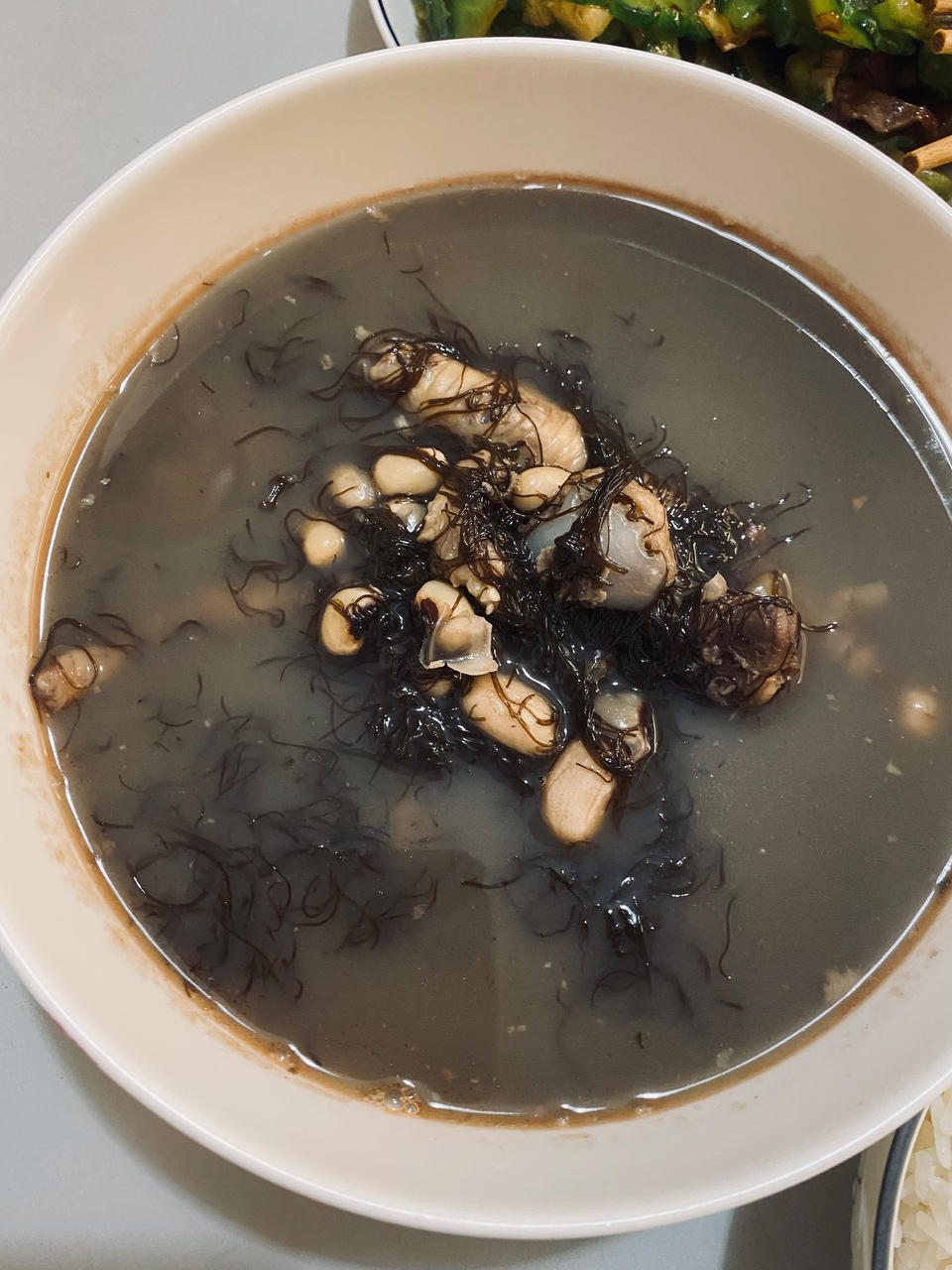 眉豆花生鸡脚发菜汤