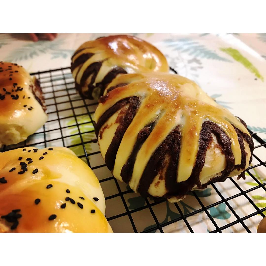 chris婷婷做的花式豆沙面包
