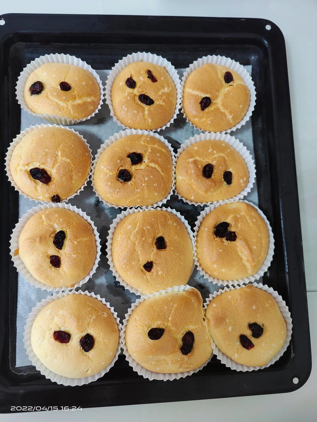 不开裂的海绵纸杯蛋糕（粘米粉版）