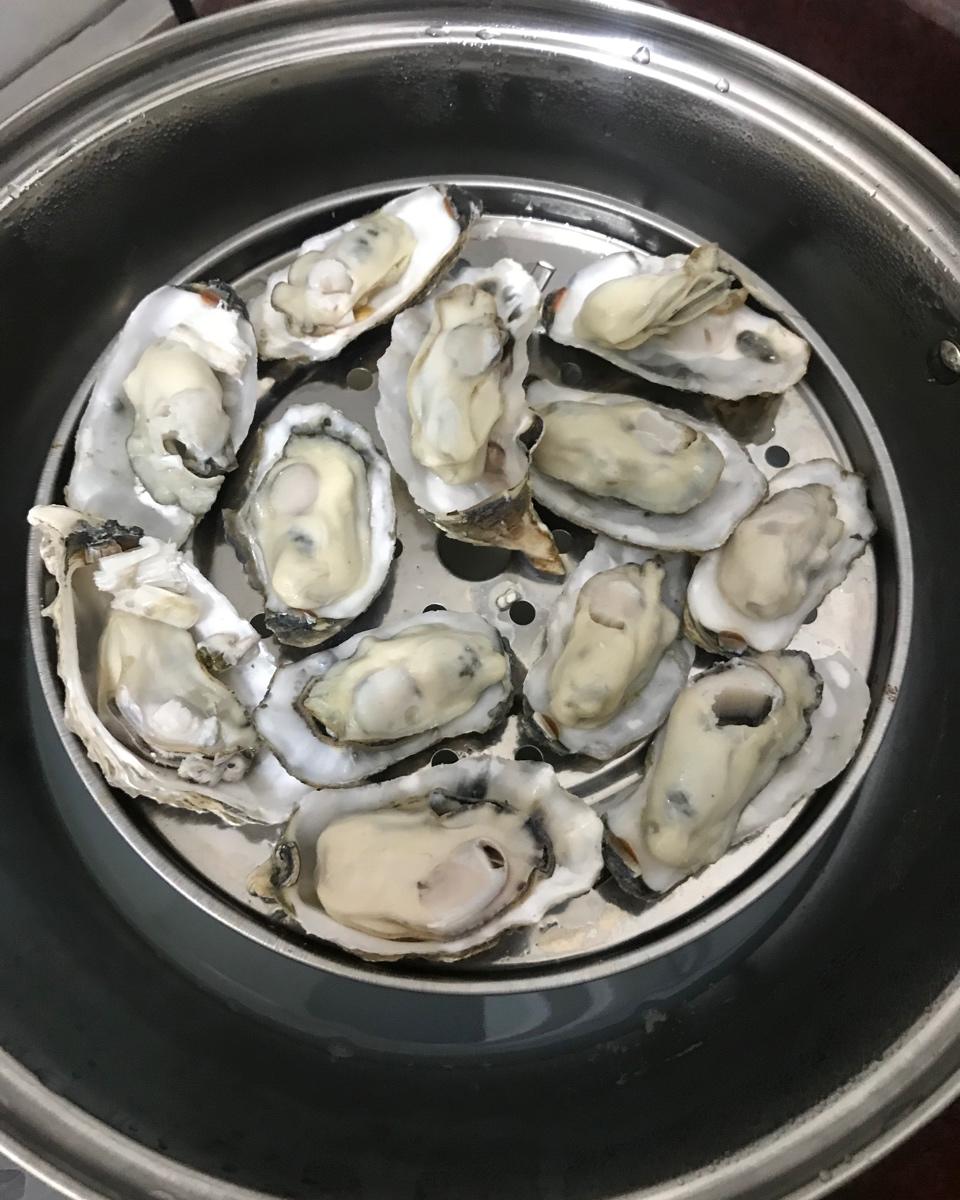 有个锅就能在家做的蒜蓉生蚝做法