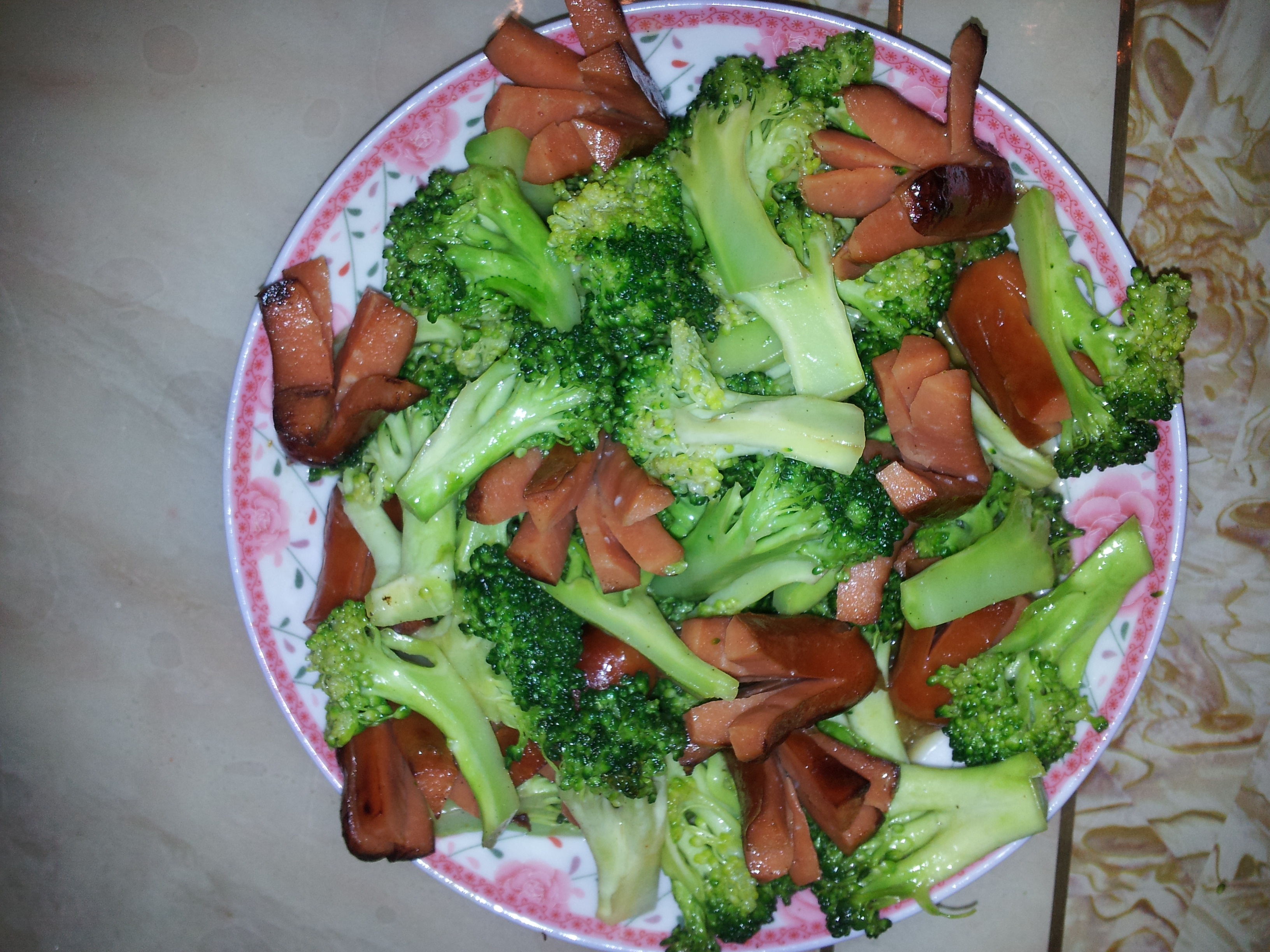 蒜香西兰花炒脆皮肠