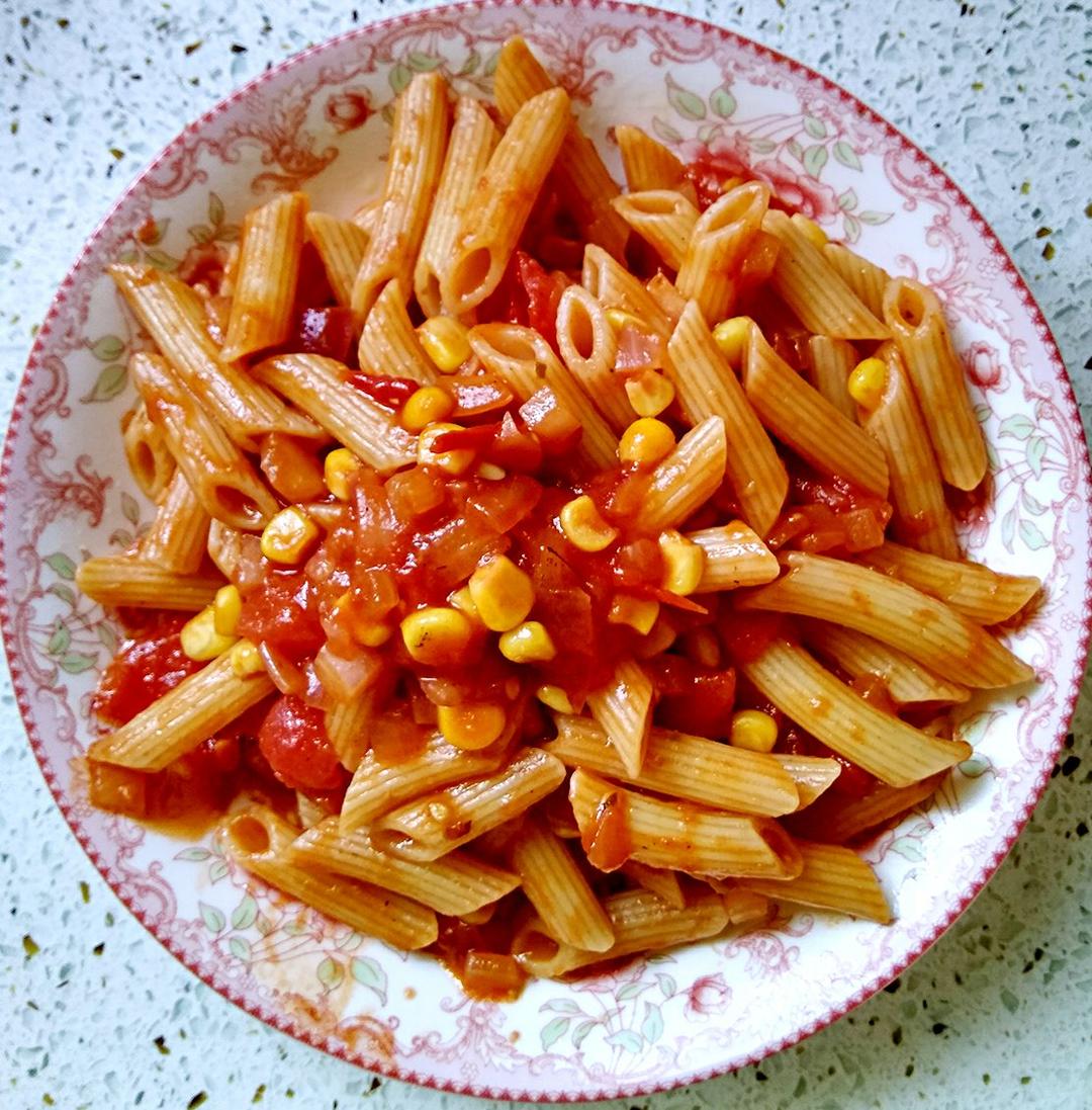 素炒意面。通心粉