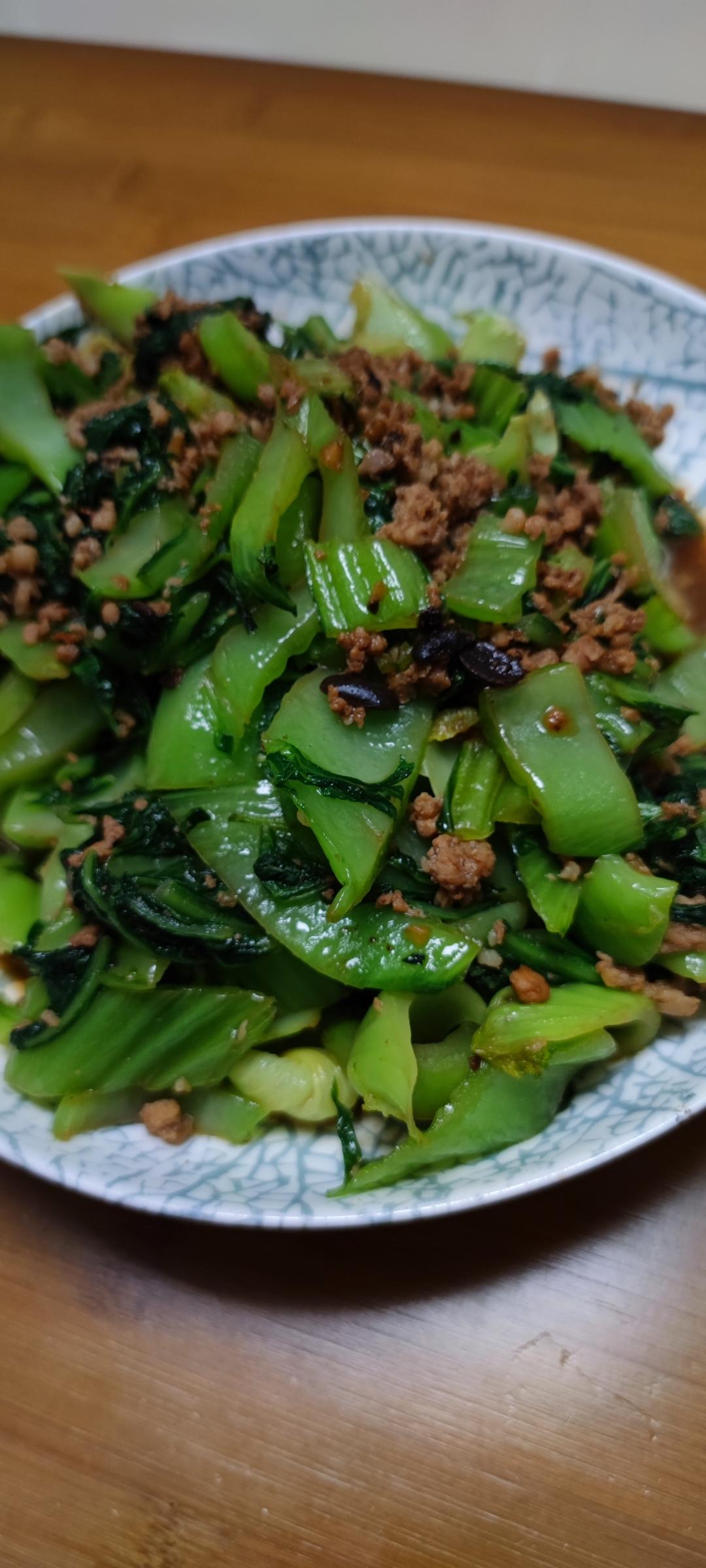 芥菜这样炒~不但不苦不涩~而且非常鲜甜美味~连小孩都喜欢吃