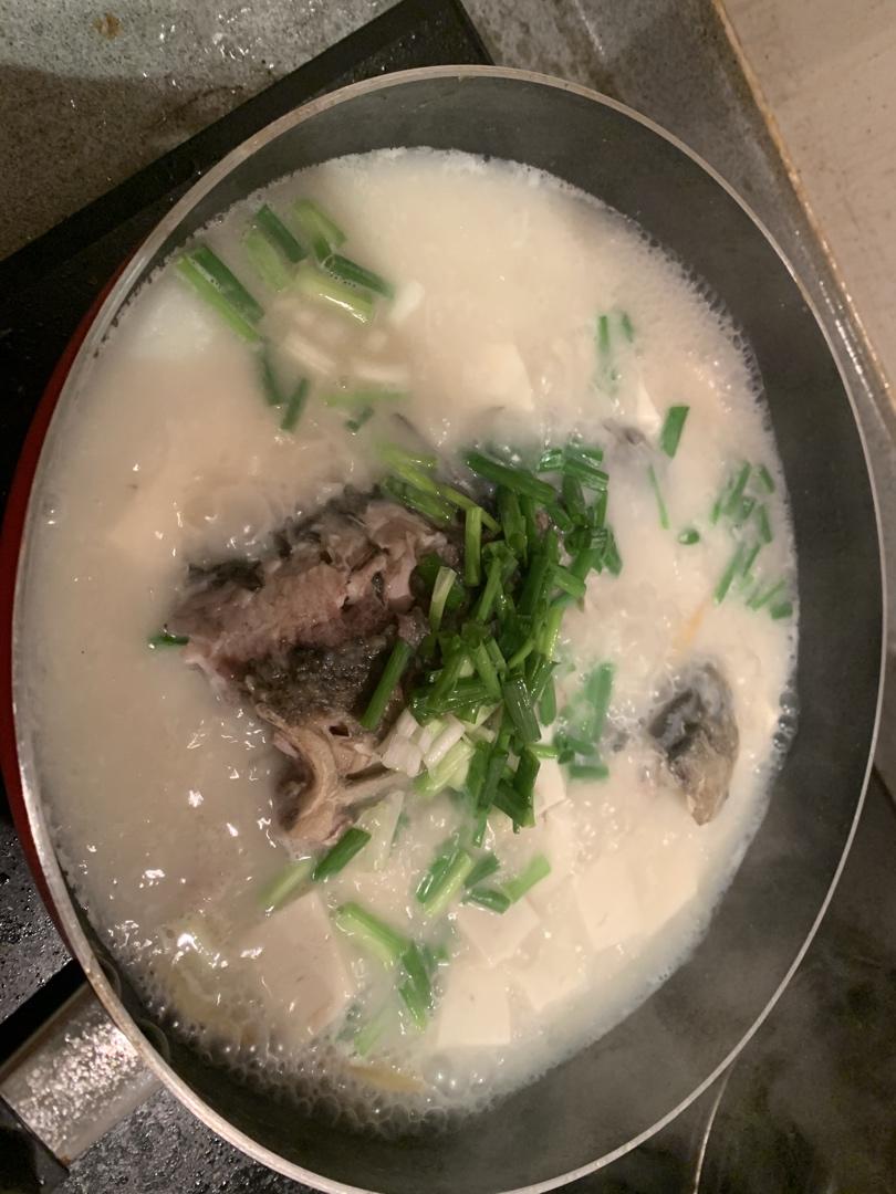 奶白鲫鱼豆腐汤|一条鱼最后的温柔