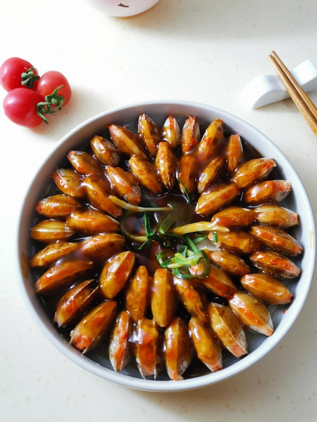 一锅蒸轻松搞定一餐！蛤蜊酿虾滑+鸡蛋豆腐白菜卷+杂粮米饭