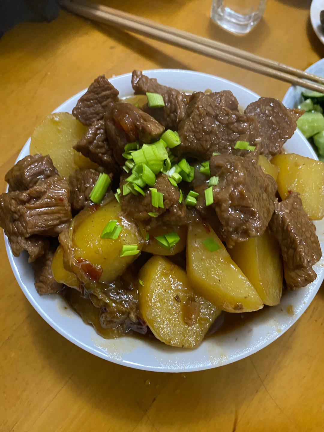 小土豆烧牛肉，红烧牛腩，好吃到舔盘