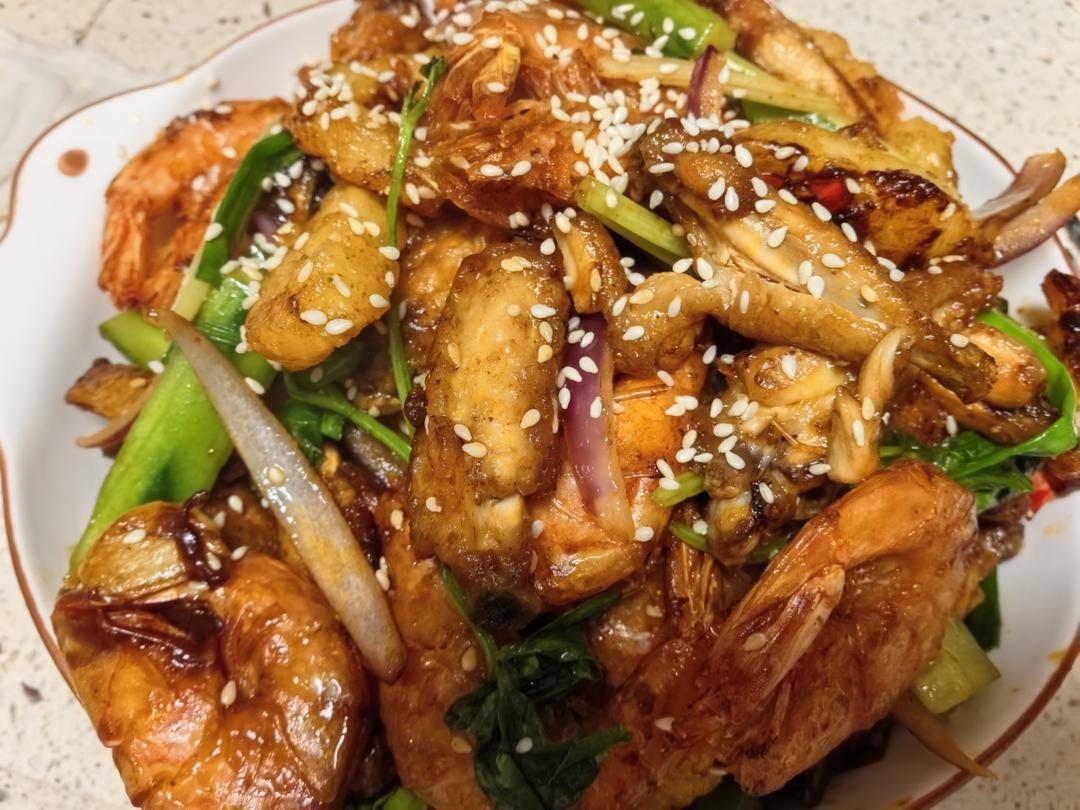 家常简单干锅鸡翅虾薯条