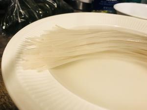 经典砂锅米线的做法 步骤1