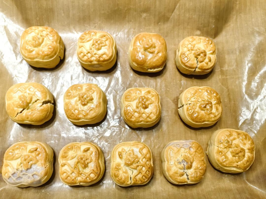 广式莲蓉蛋黄月饼/久吃不厌的经典组合