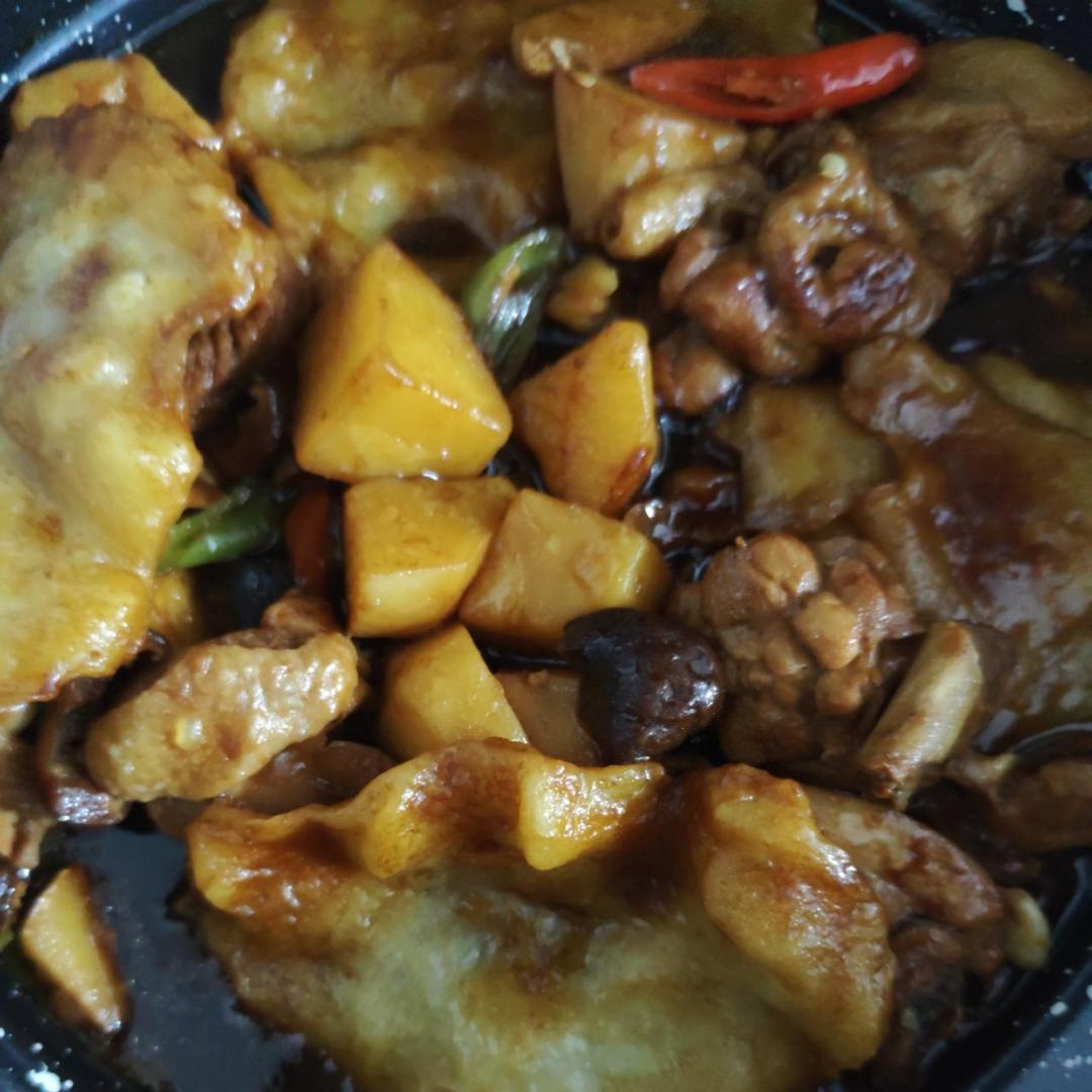 地锅鸡，教你贴饼子好吃的小技巧~