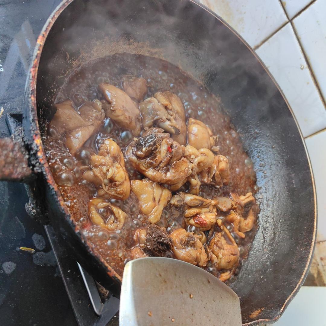 麻辣鲜香无敌下饭小炒鸡腿肉
