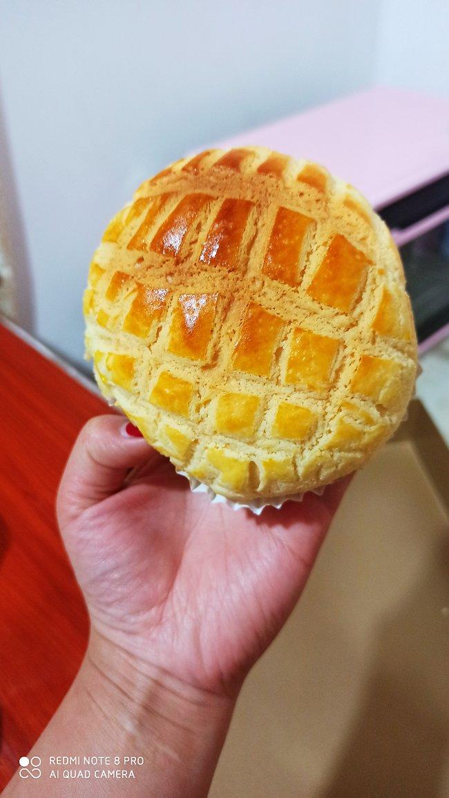 好吃到炸裂的港式菠萝包（附带制作酥皮的小视频）