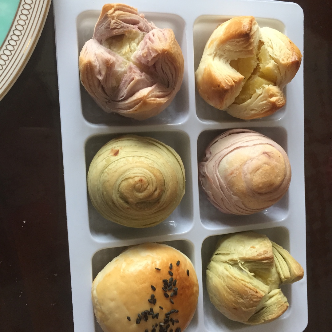 蛋黄酥：抹茶酥：（奶黄味）