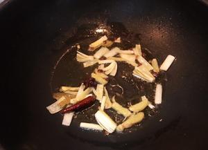简单好学的土豆🥔烧鸡翅根的做法 步骤3