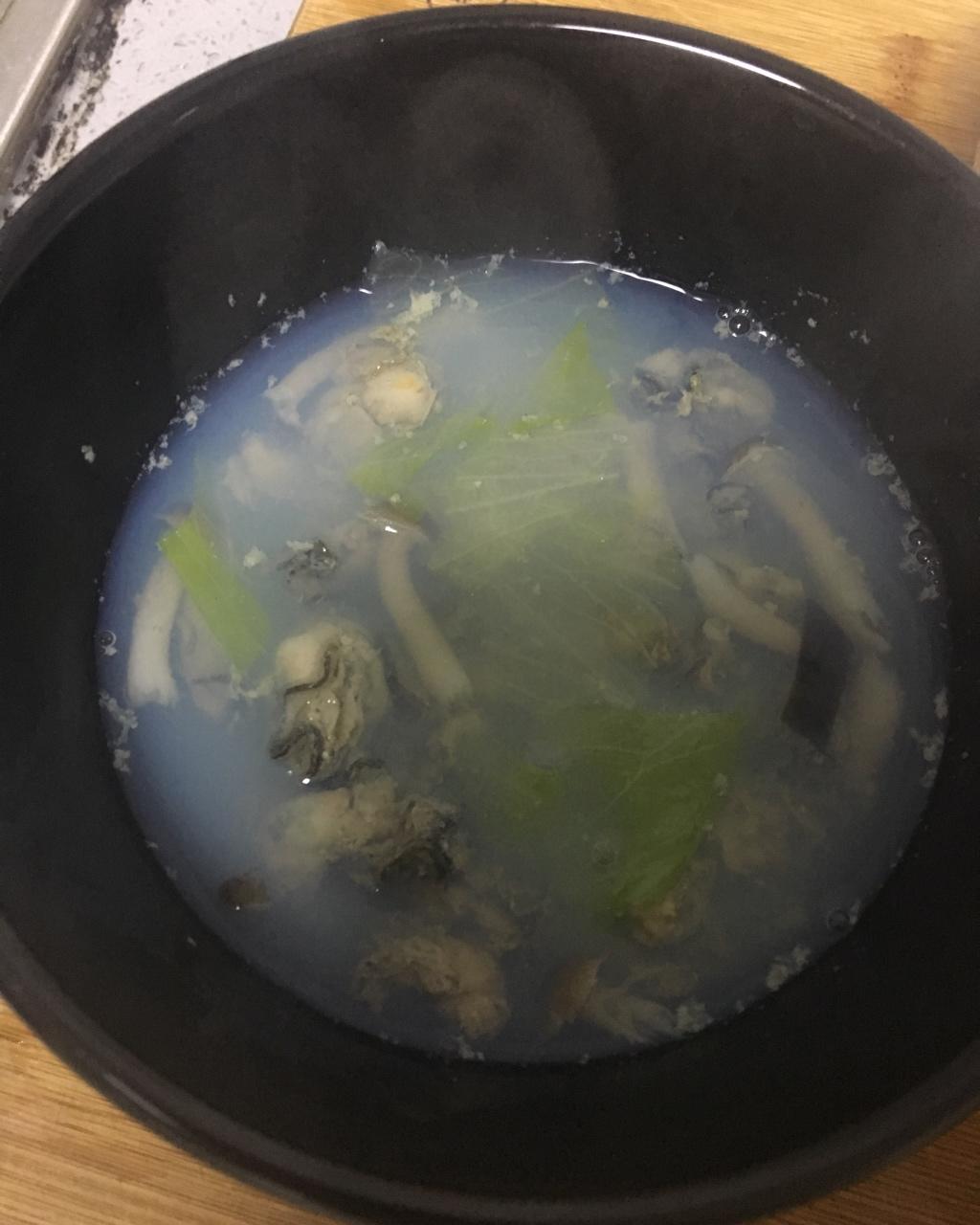 牡蛎菌菇豆腐汤