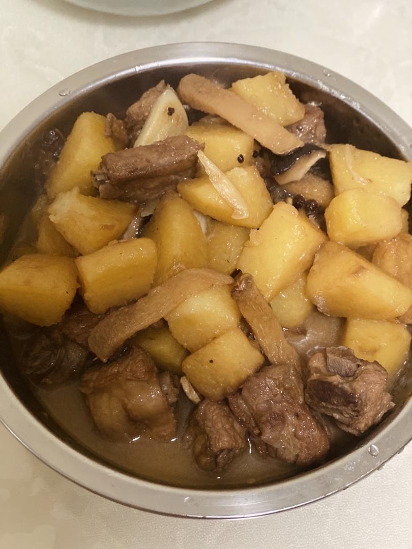 土豆炖排骨