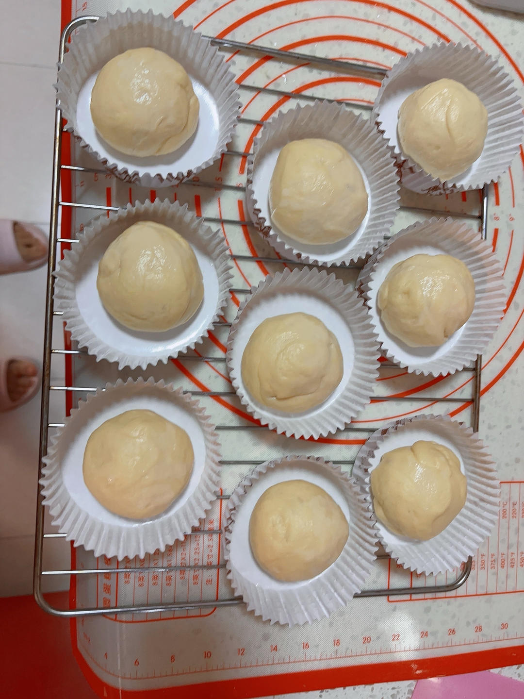 做100款面包の12：在家开茶餐厅!港式菠萝包 –不划格子自然裂开的香酥脆皮！菠萝油/酥皮包