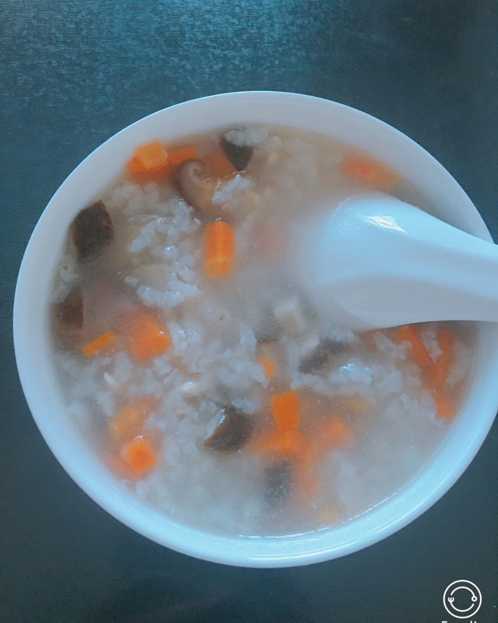 香菇鸡肉粥(宝宝营养早餐)