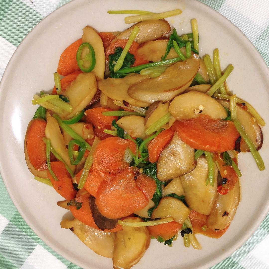 杏鲍菇炒红萝卜