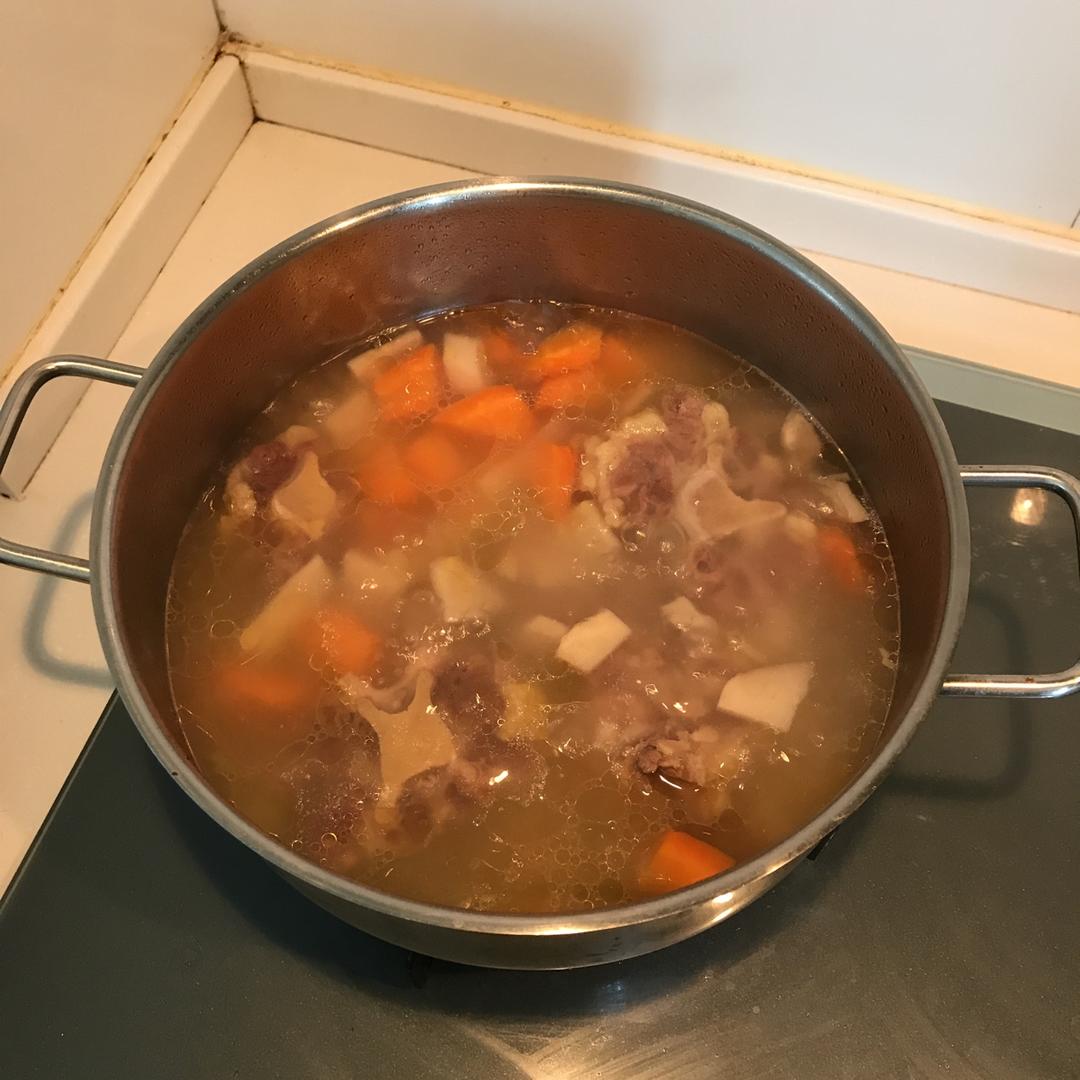 miemietou做的牛尾汤