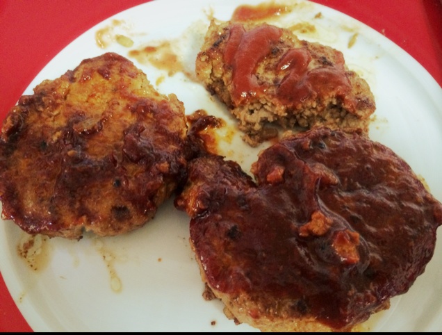 日式肉饼土豆沙拉便当