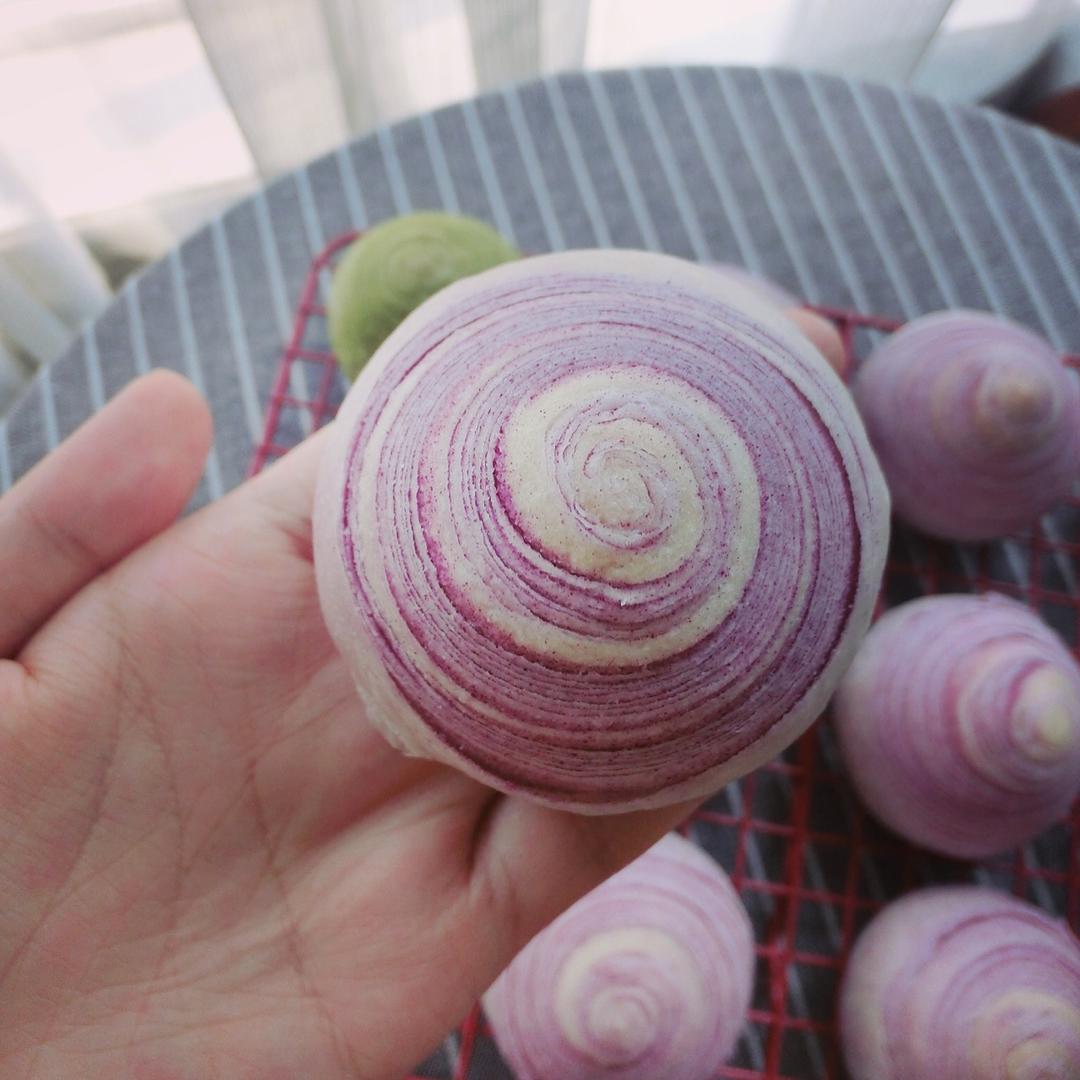 千层彩色蛋黄酥