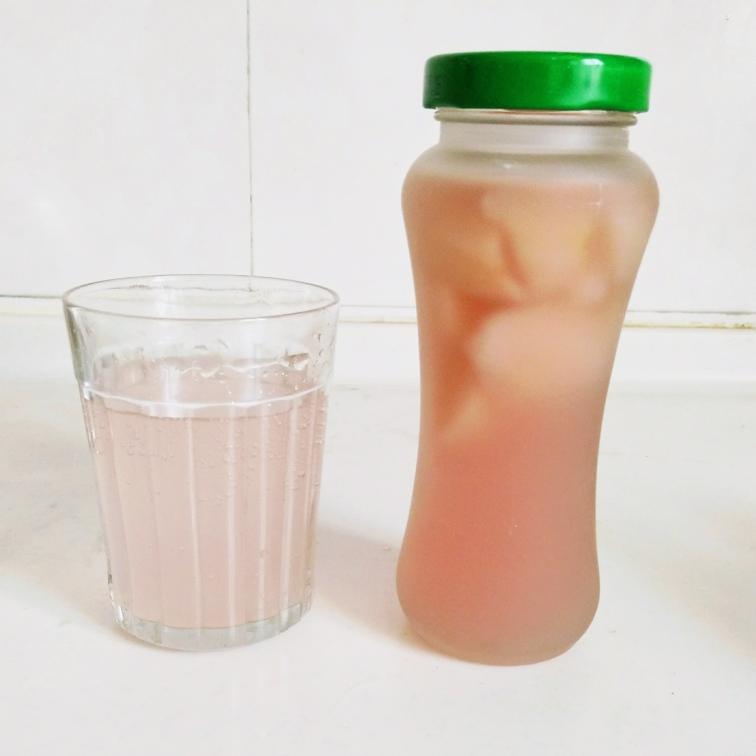 蜜桃气泡水（附蜜桃糖浆做法）