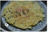 洋葱土豆薄饼的做法 步骤4