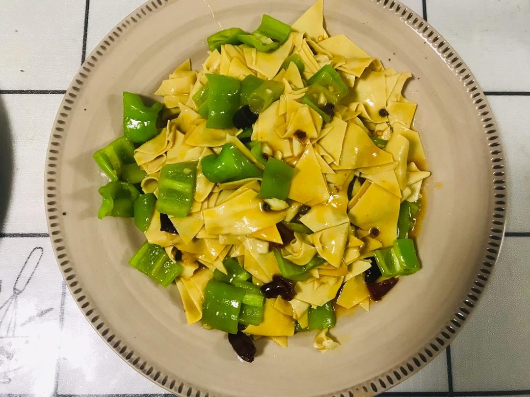 尖椒炒干豆腐