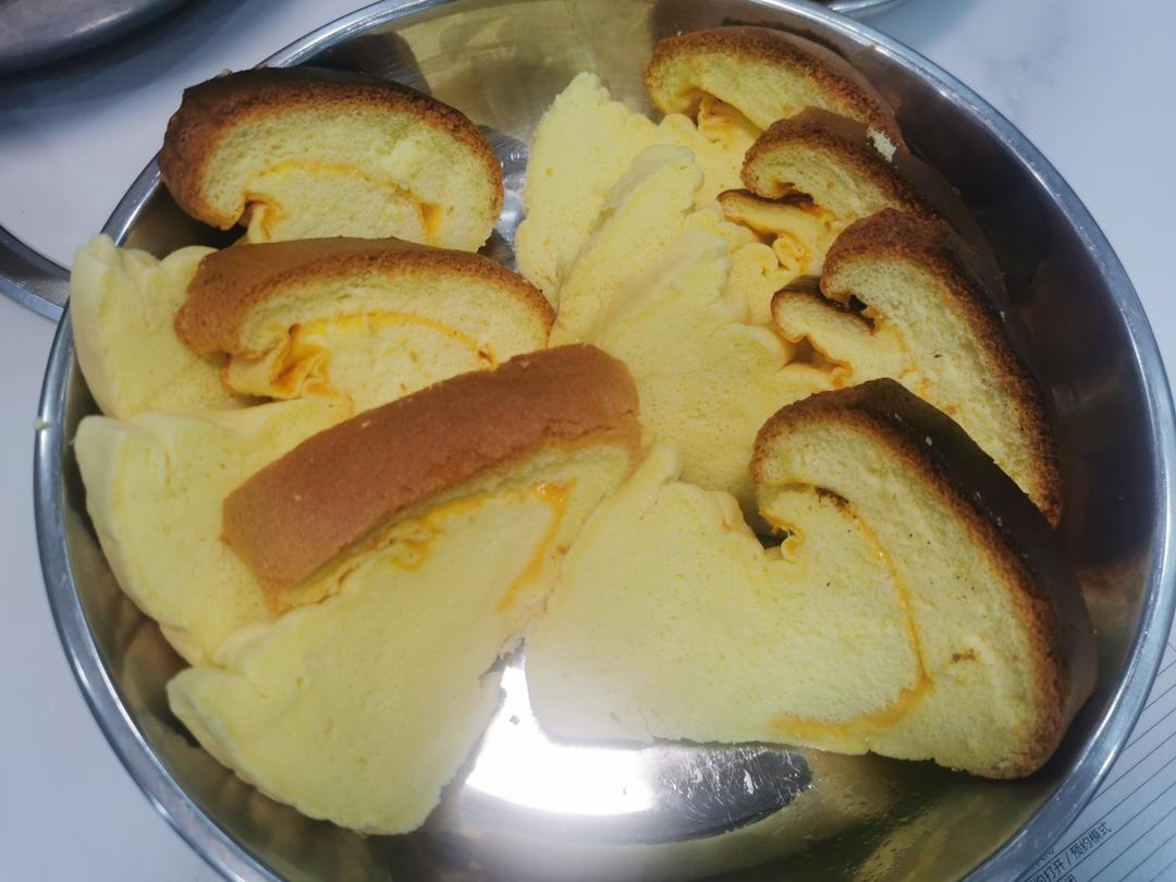 堪比柯基屁股
爆浆芝士🧀古早蛋糕