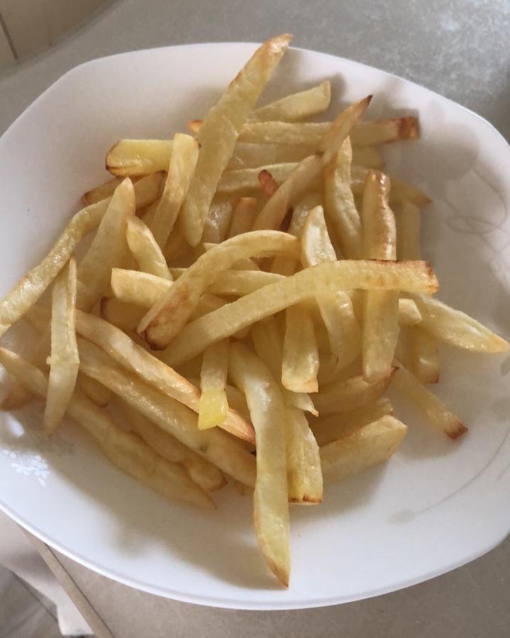 不用油也能炸出香脆好吃的薯条（空气炸锅版）