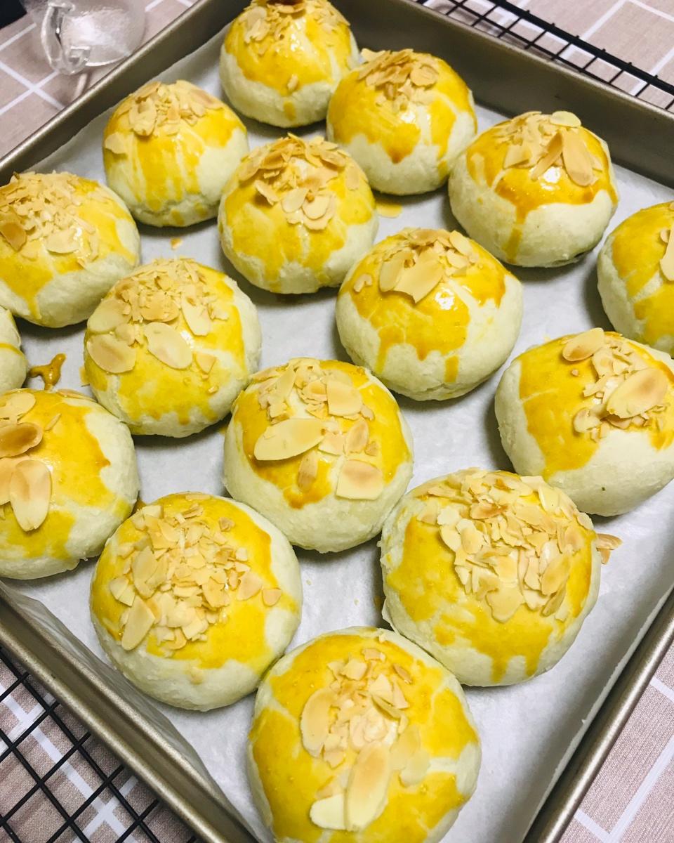 苏式海苔松仁月饼