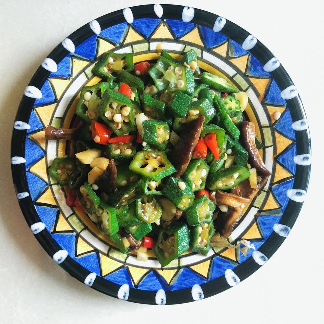 超级下饭的秋葵小炒肉