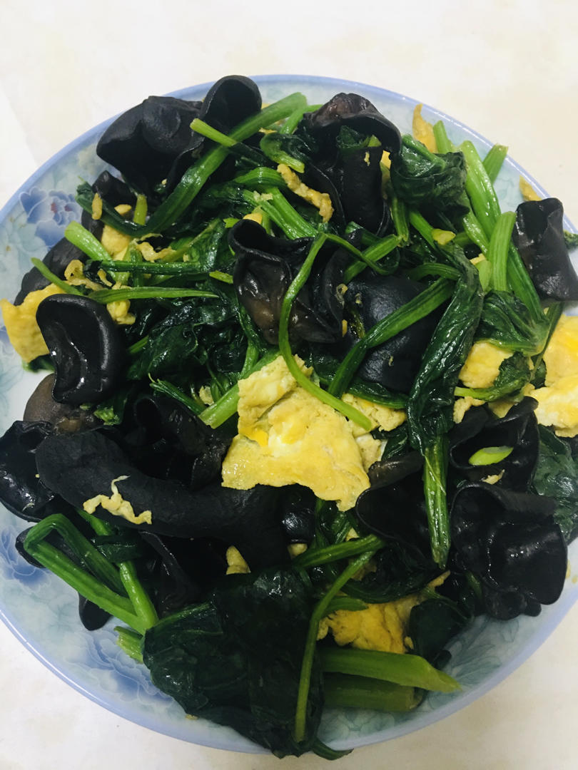 下饭菜❤️菠菜木耳炒鸡蛋