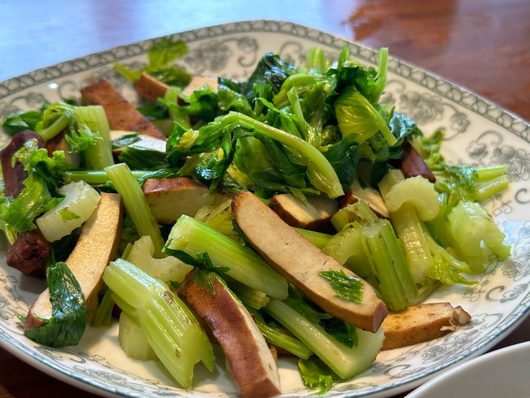 芹菜炒香干