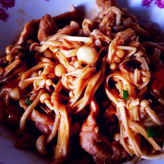 金针菇炒肉丝