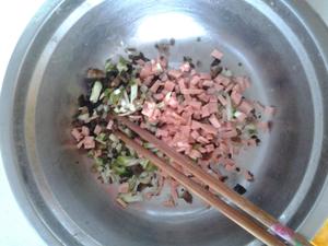 煎米饭团的做法 步骤1