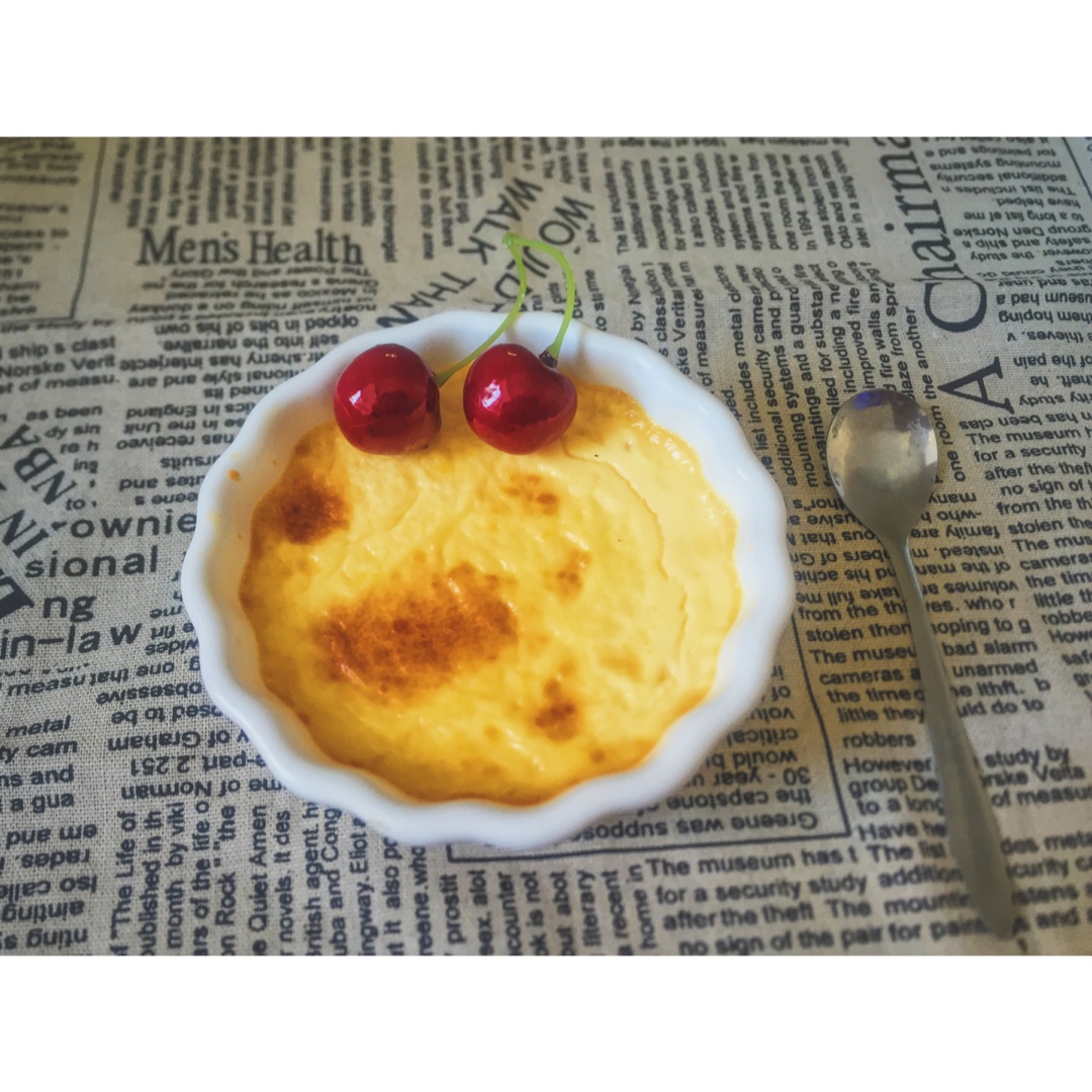 Crèmebrulée。法式烤布雷。焦糖布丁。