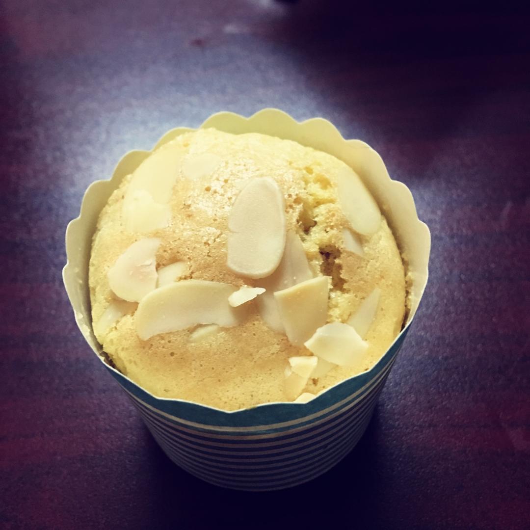 红豆沙夹心老式鸡蛋糕