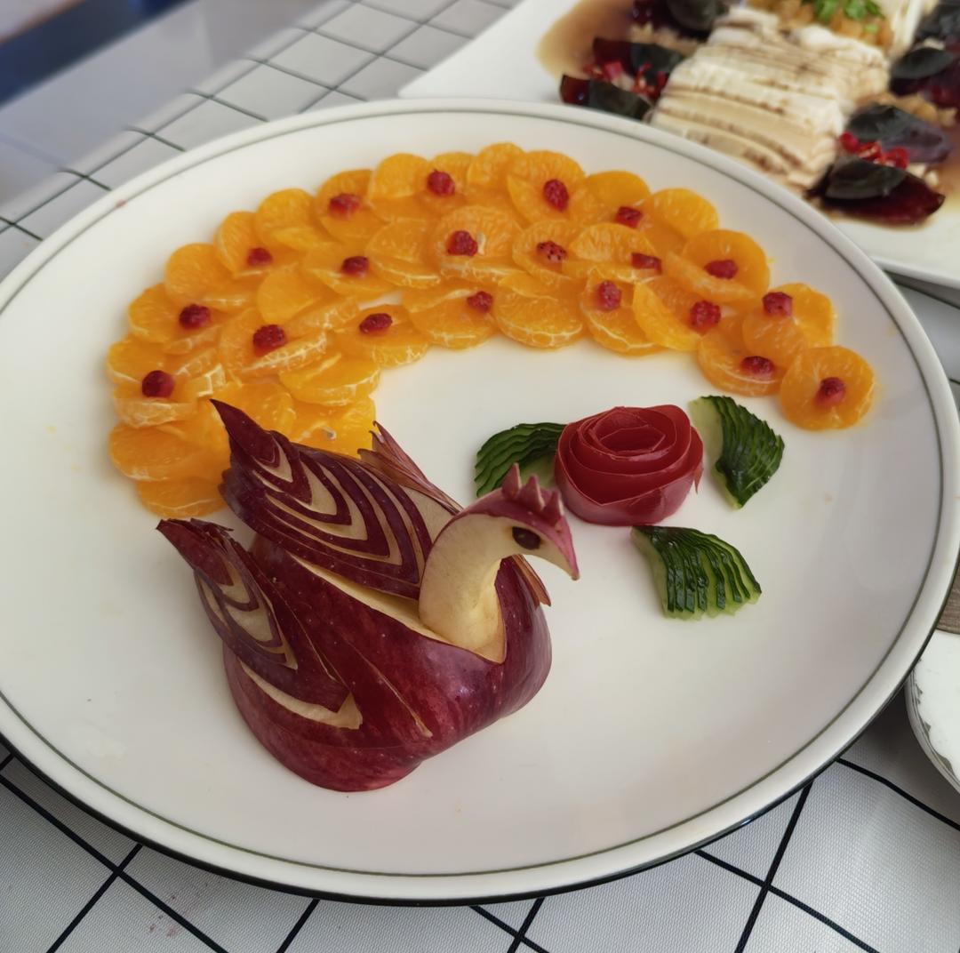 水果拼盘·孔雀开屏、