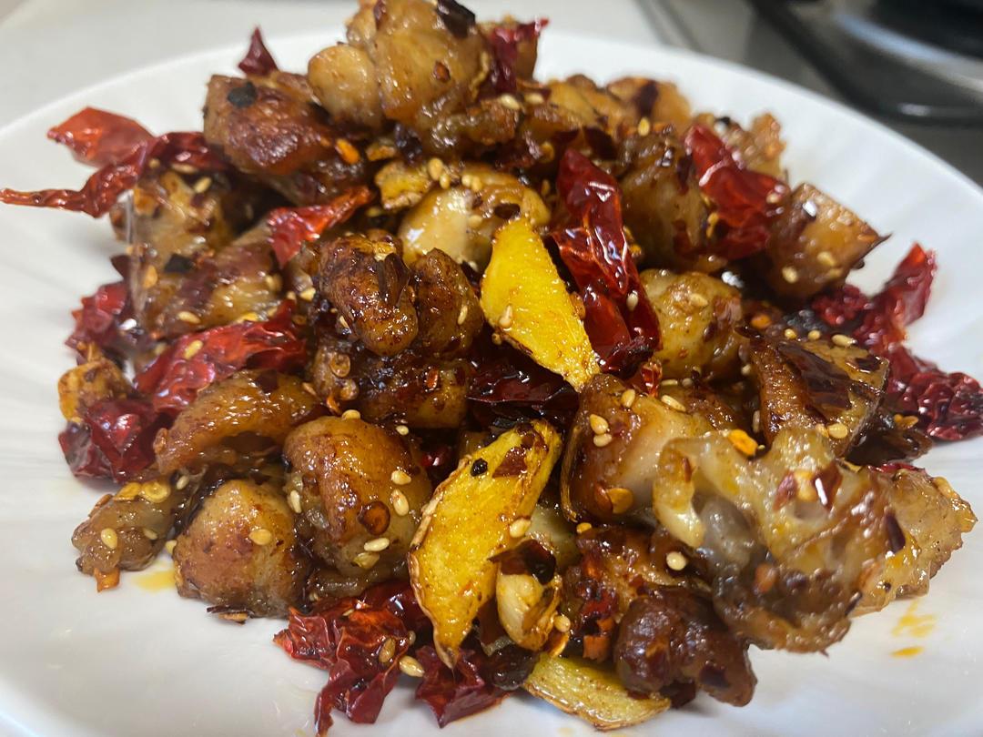 辣子鸡丁——木姜子辣椒面的做法