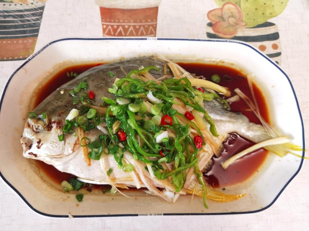 清蒸海鲳鱼