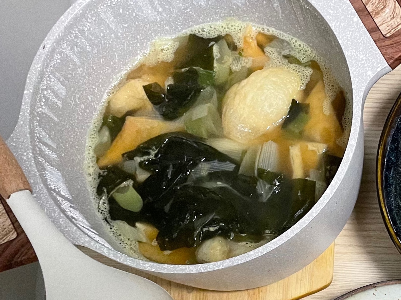 热腾腾韩式鱼饼海带汤的做法