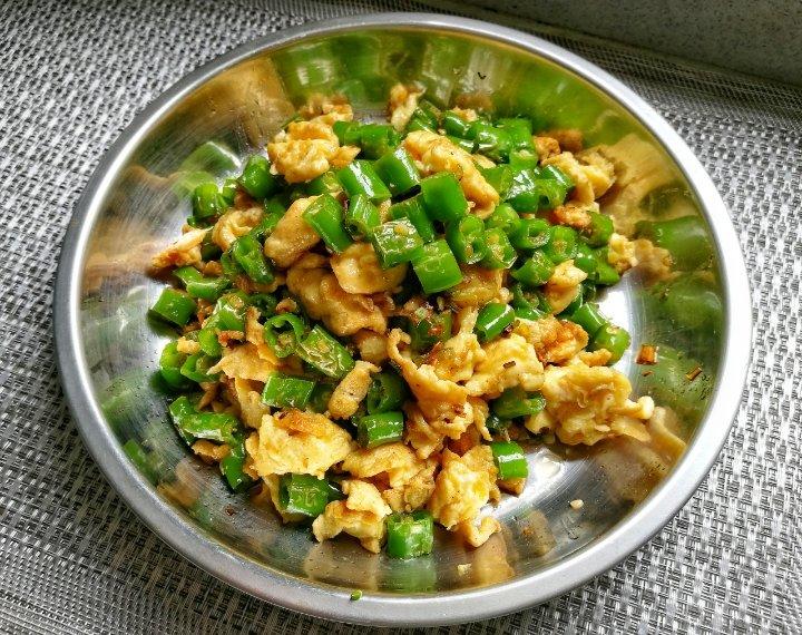 厨师长教你：“青椒炒鸡蛋”的家常做法 ,非常下饭