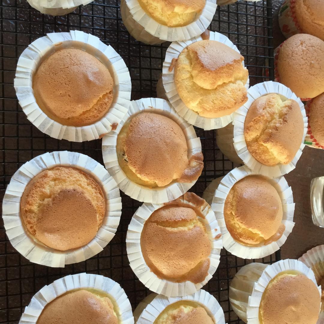 蛋香十足の海绵杯子蛋糕，伴手礼好选择。